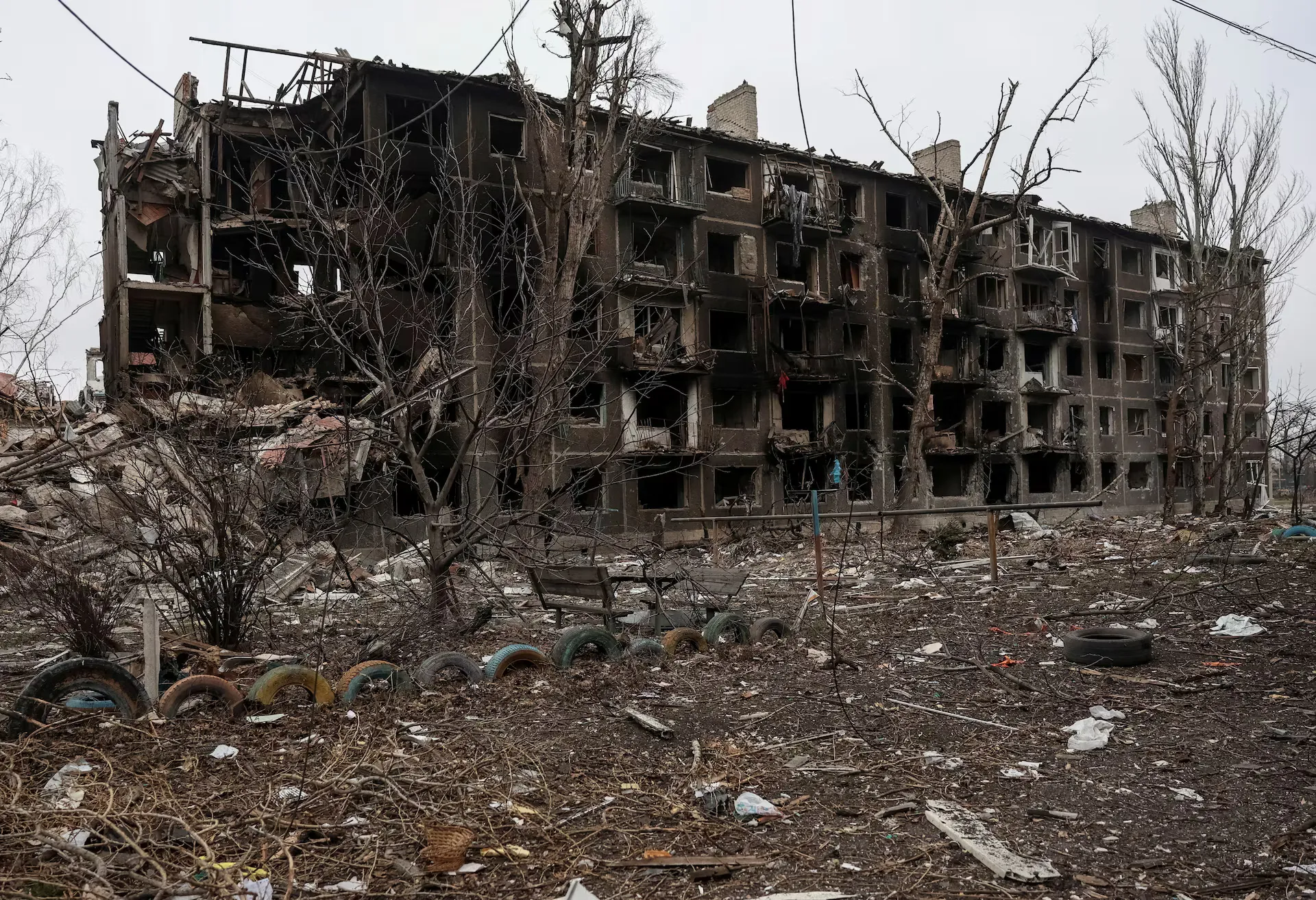 «Я не хочу залишати дім». Чому частина українців відмовляється від евакуації, навіть коли фронт наближається